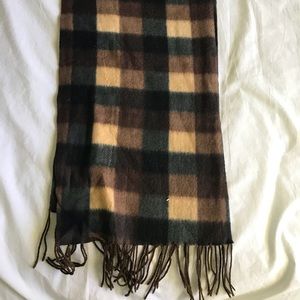 Geoffrey Beene 100% cashmere scarf